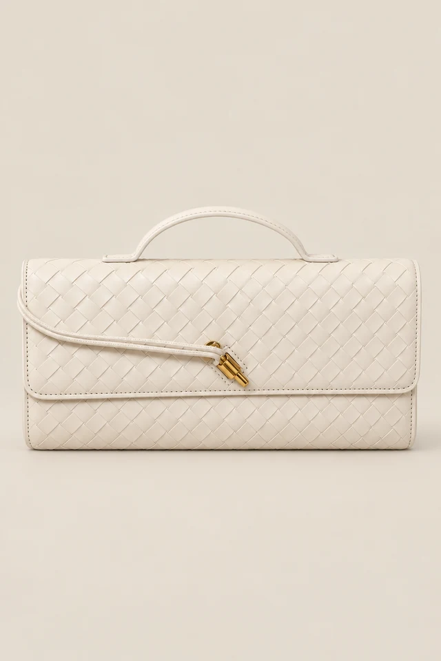 Ivory woven handle bag.